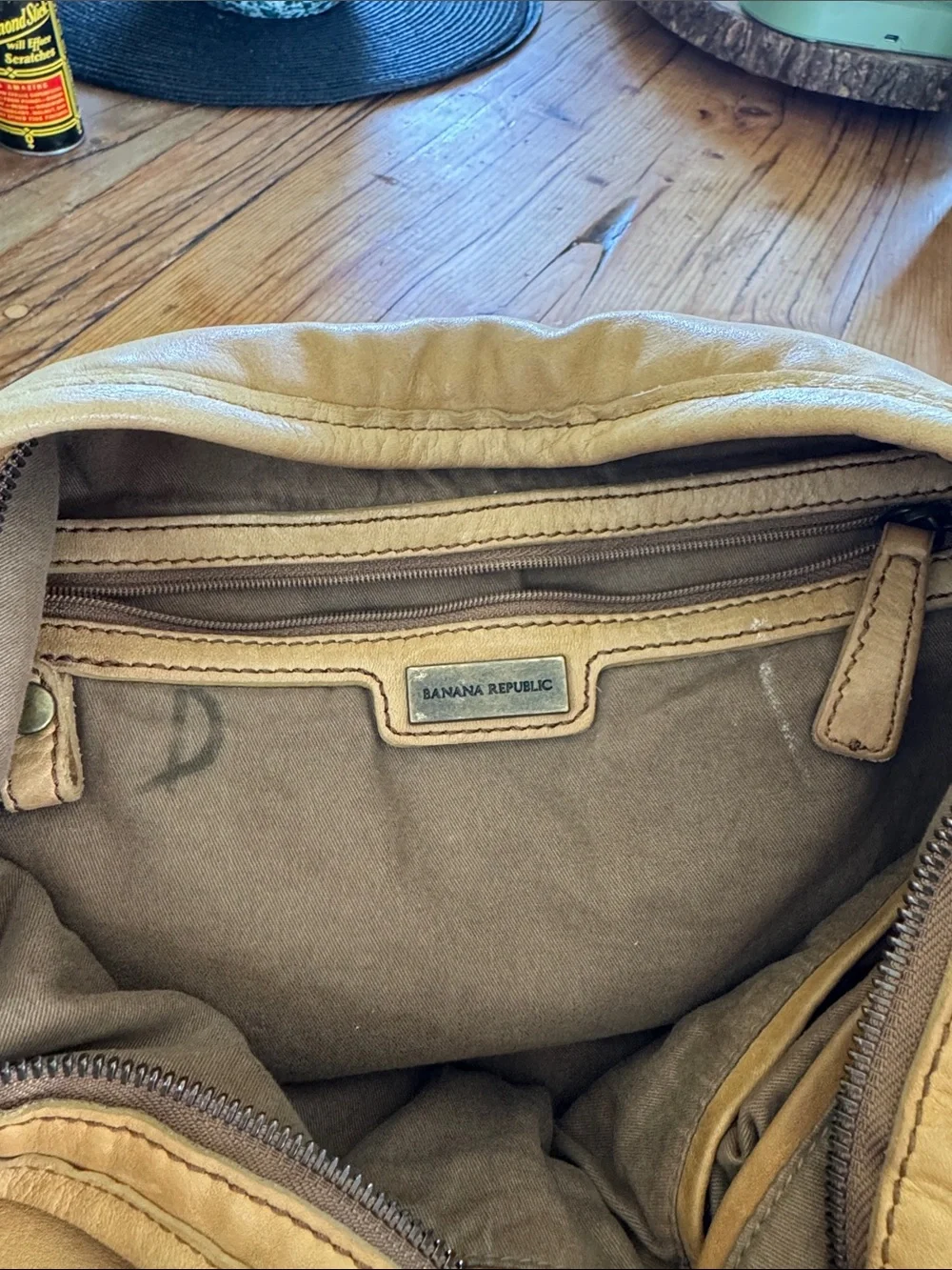 Leather Hobo Shoulder Bag in Tan Banana Republic